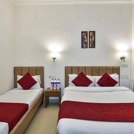Hotel Sapphire Opposite Golden Temple Amritsar Exterior photo