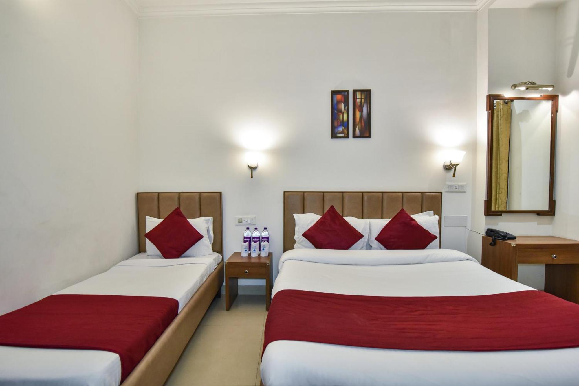 Hotel Sapphire Opposite Golden Temple Amritsar Exterior photo