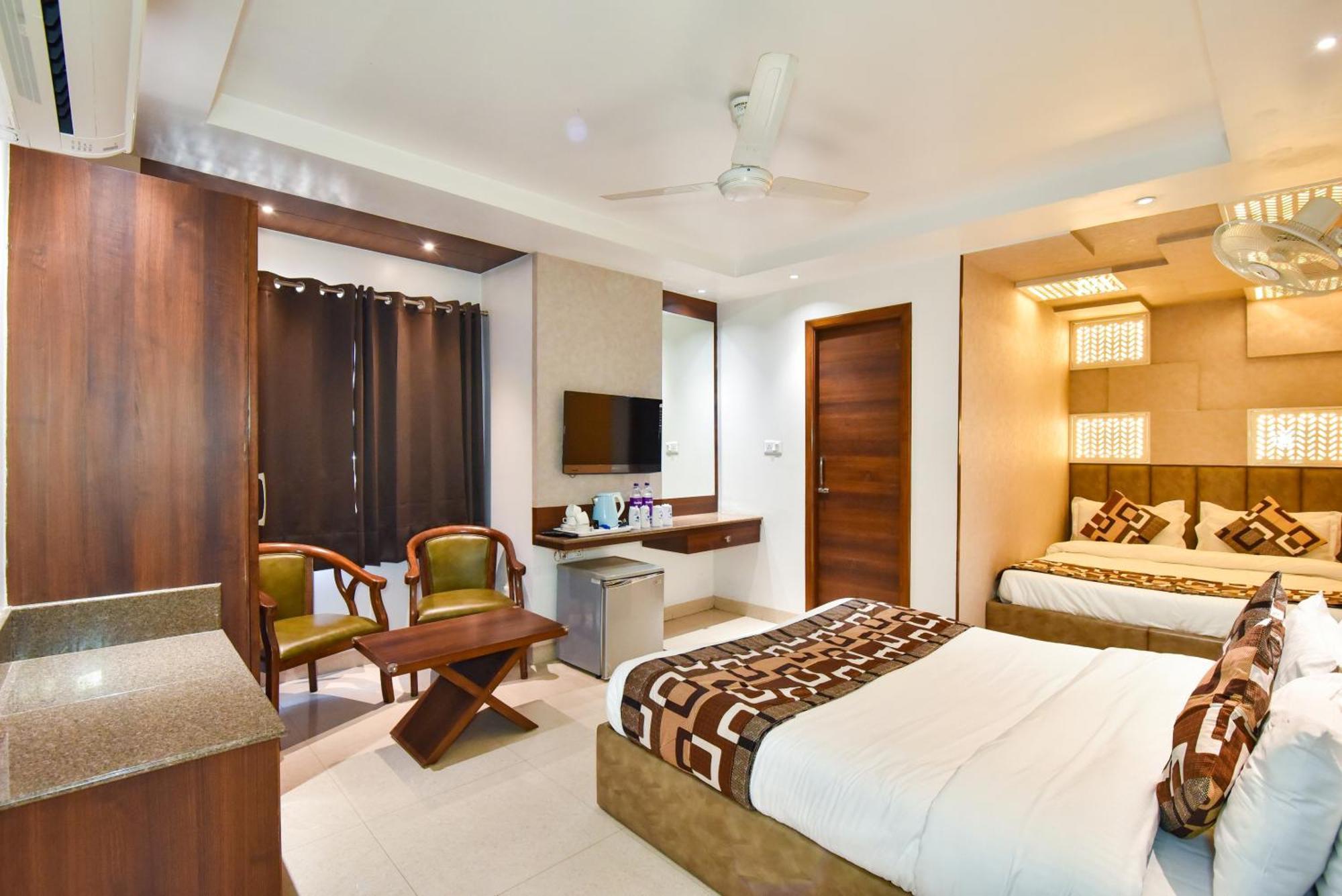 Hotel Sapphire Opposite Golden Temple Amritsar Exterior photo