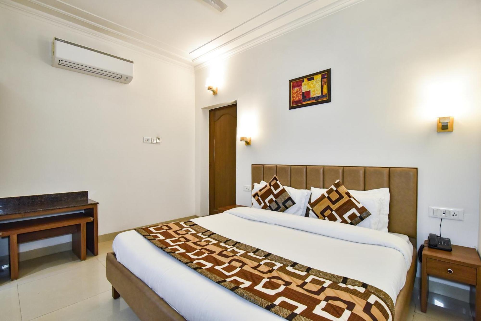Hotel Sapphire Opposite Golden Temple Amritsar Exterior photo