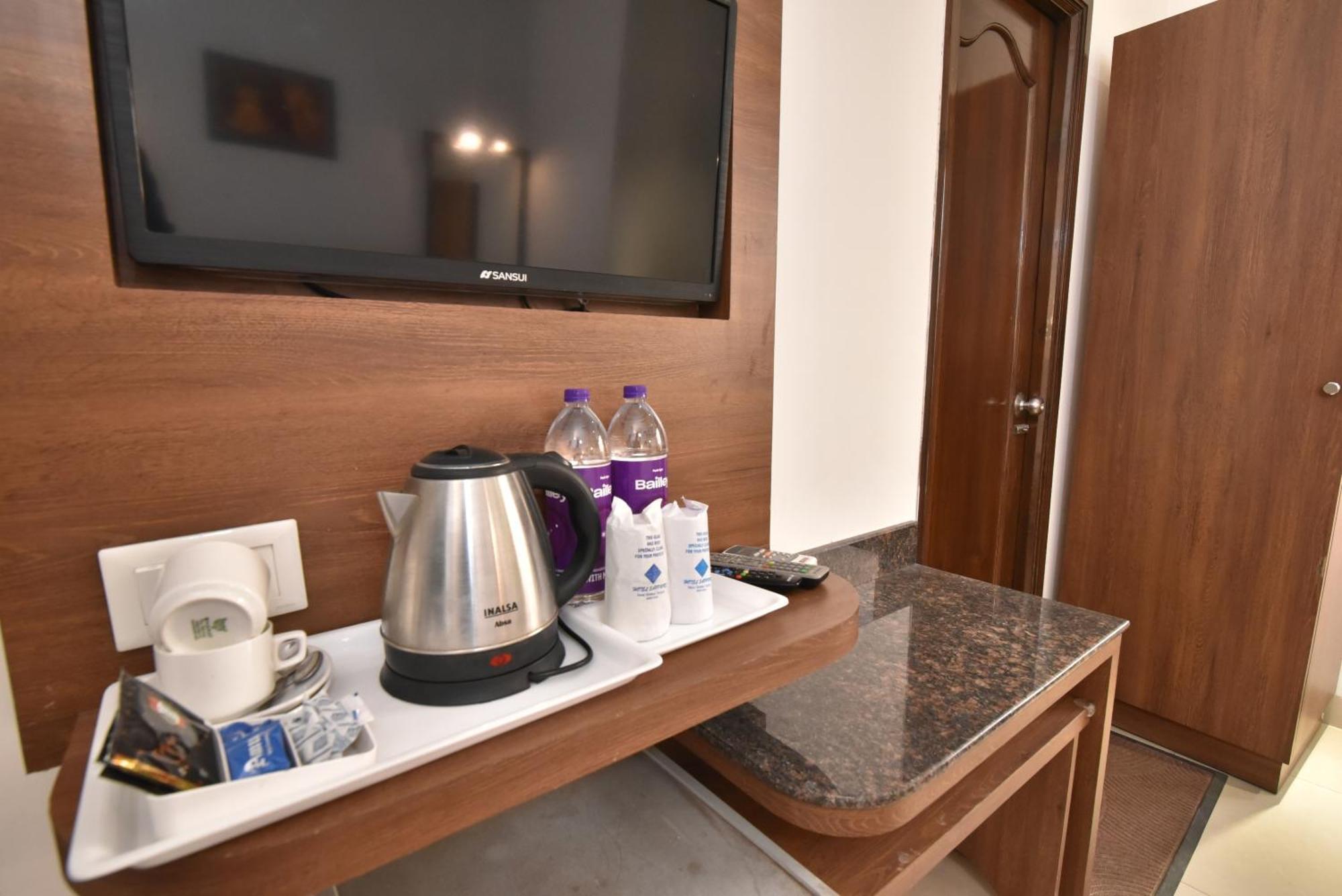 Hotel Sapphire Opposite Golden Temple Amritsar Exterior photo